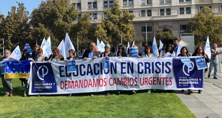 Colegio de Profesores advierte con paro indefinido si Gobierno no responde a demanda educativa