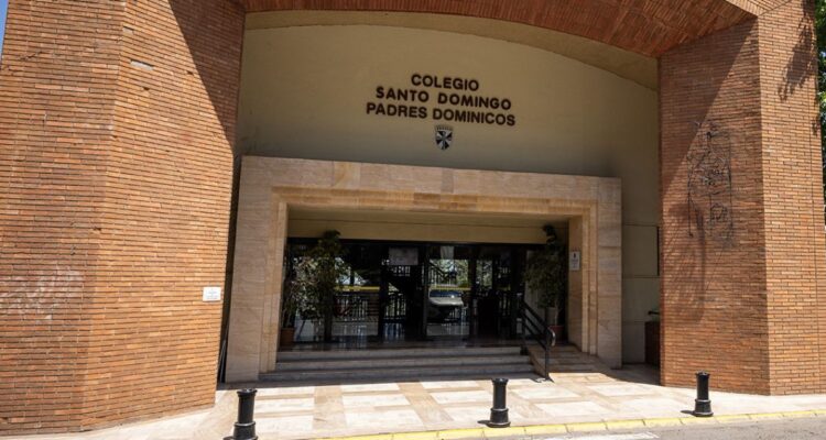 El sorpresivo cierre del Colegio Santo Domingo en La Reina por falta de frailes