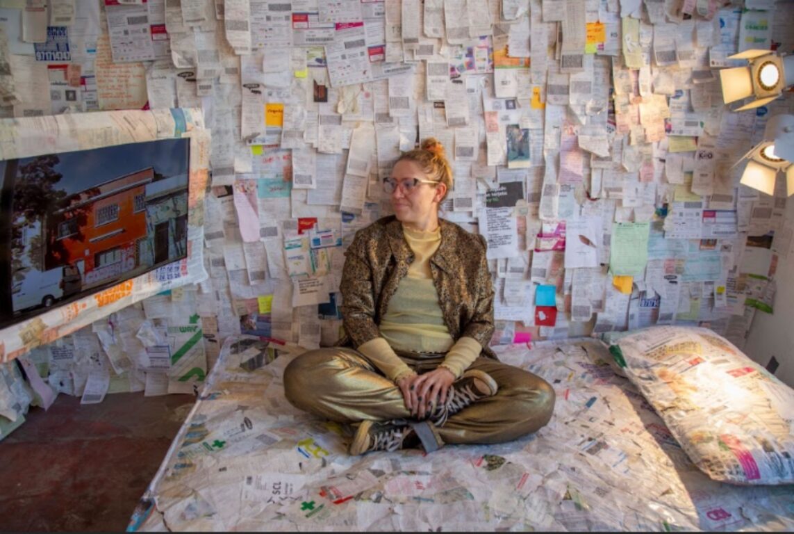 ¿Cuánto cuesta ser artista en Chile?: Expo muestras las 24 horas del día de una vida endeudada