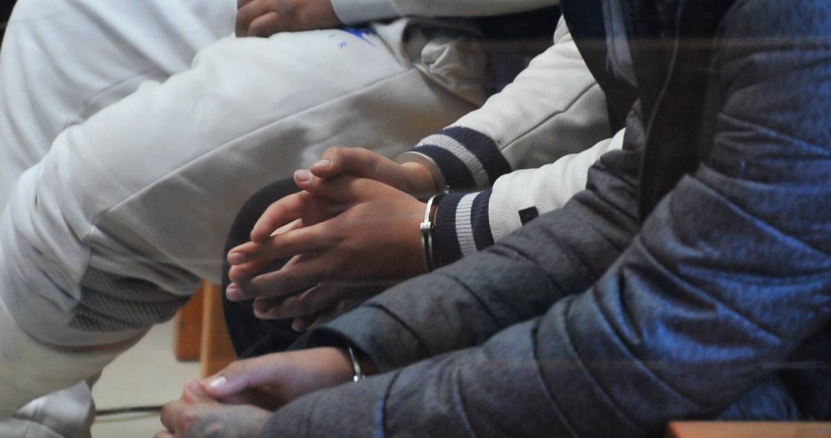 Detienen en Santiago a banda que robó $75 millones en celulares desde Movistar en Coyhaique