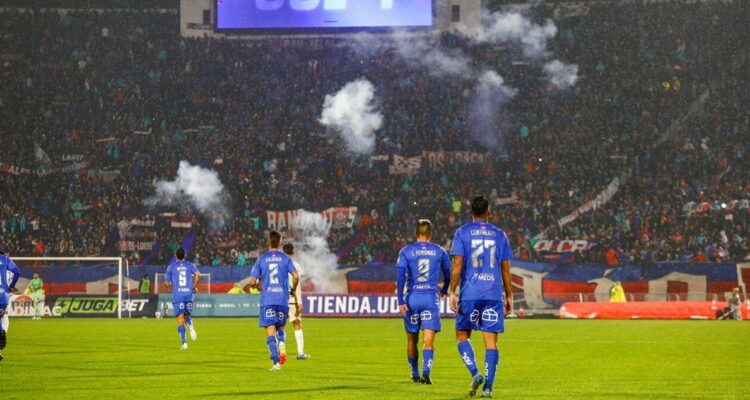 Universidad de Chile espera masivo apoyo en Brasil por Copa Libertadores.