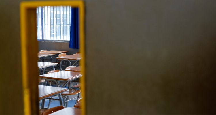 Crónica de una muerte anunciada: la realidad de la educación y adultos en Chile