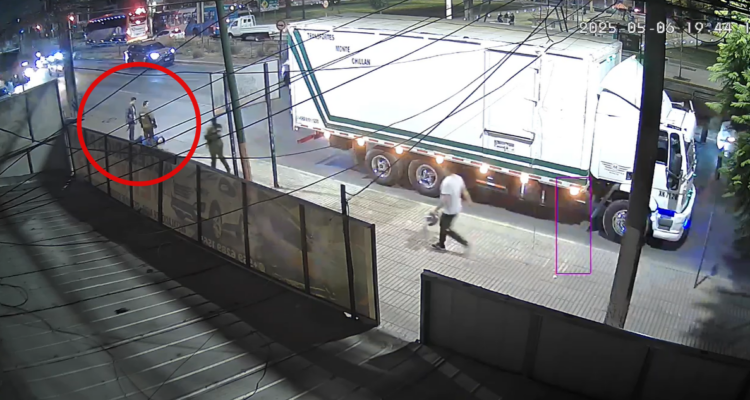 Delincuente que robó camión está en riesgo vital tras ser baleado por Carabineros