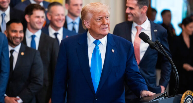 La “motosierra” de Trump: megaproyecto de recorte fiscal y gasto avanza en el Congreso de EEUU