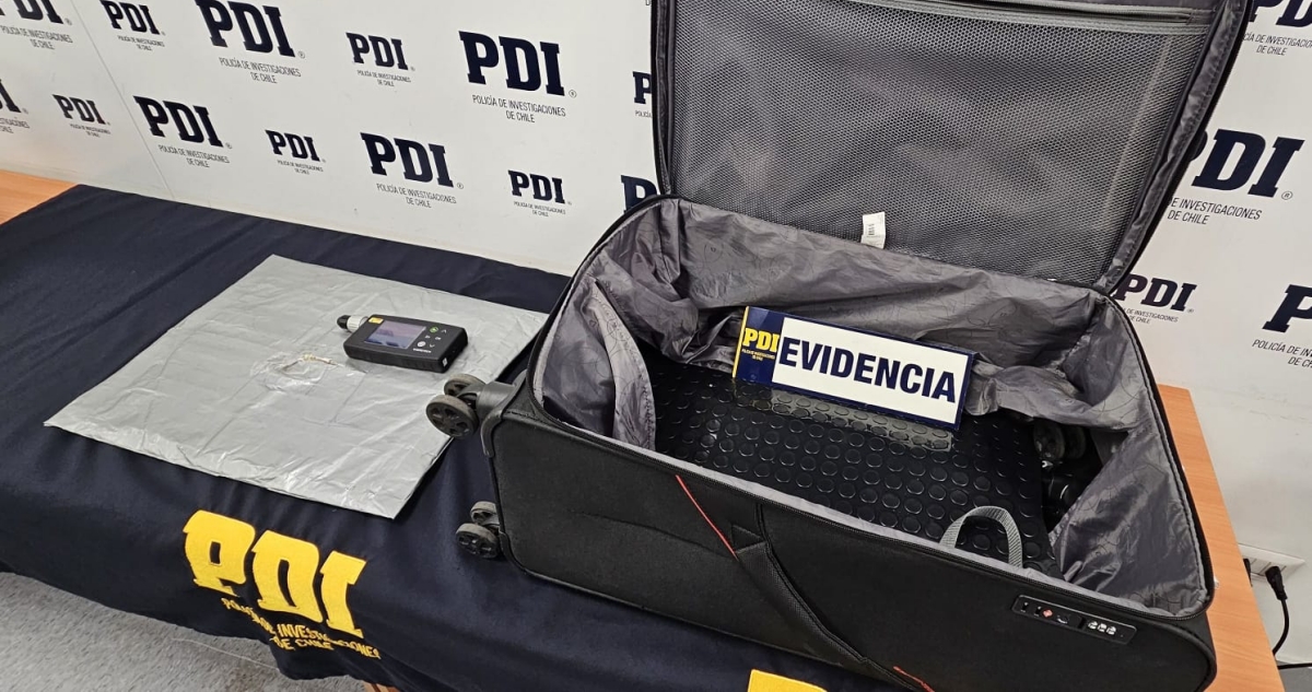 Se puso nervioso: pasajero del Aeropuerto de Santiago se delató y terminó detenido por droga