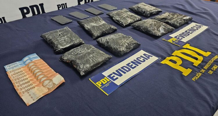 Detienen a dos sujetos intentando ingresar droga en Cuya: se incautó ketamina y dinero en efectivo