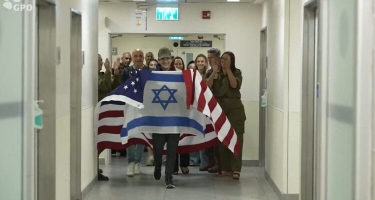 Hamás libera a rehén estadounidense Edan Alexander antes de llegada de Trump a Oriente Medio