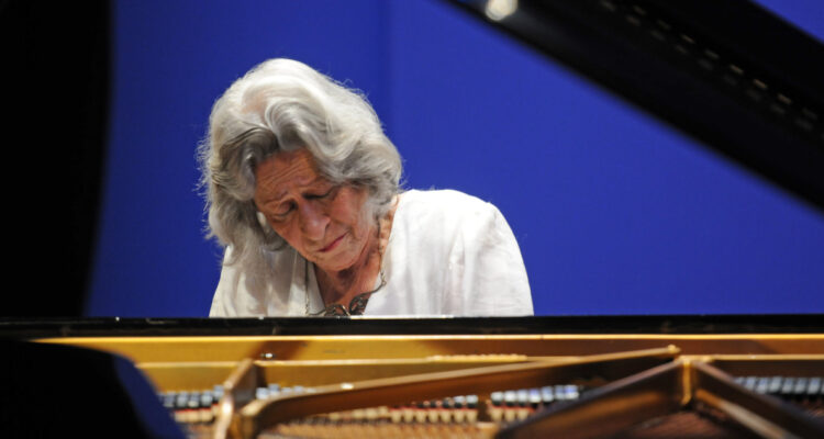 Celebración mundial por 90 años de Edith Fischer: pianista chilena realizará concierto en Valparaíso