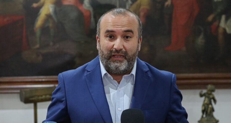 Eduardo Pacheco por pórticos de seguridad