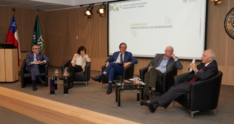 Deserción, equidad y más: Expertos analizan los desafíos pendientes de la educación superior en Chile