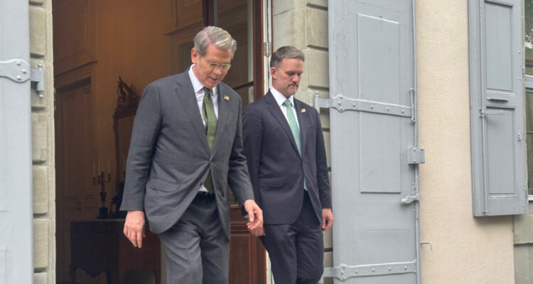 EE.UU. y China pactan la reducción temporal de sus aranceles