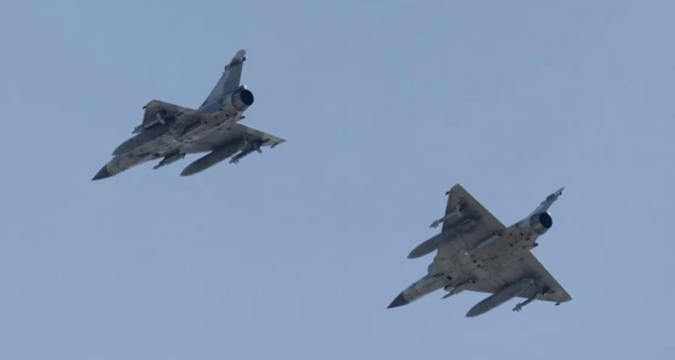 Taiwán detecta decenas de cazas y drones del Ejército de China cerca de la isla