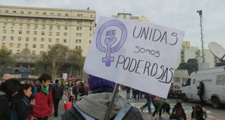 Gobierno de Milei elimina programas contra la violencia de género en Argentina por ser ideológicos