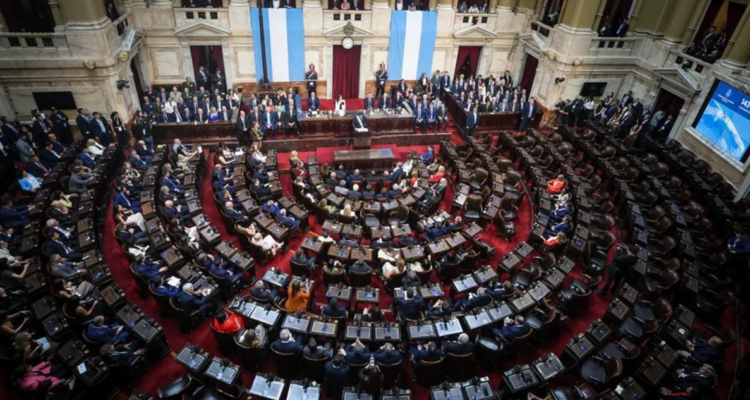 Gobierno de Milei busca rebajar edad de imputabilidad a 14 años y reabre debate en Argentina