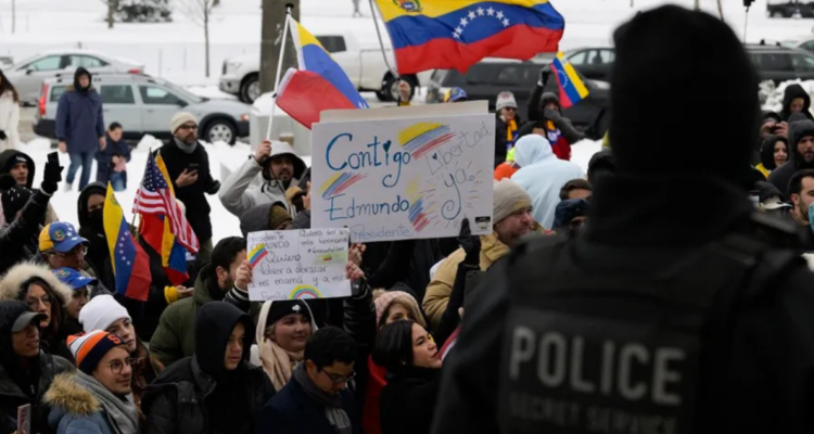 Congresistas de EEUU presentan proyecto de ley para proteger de deportación a unos 600.000 venezolanos