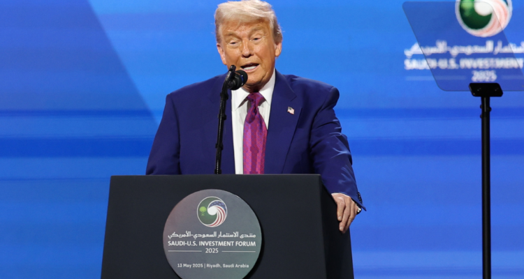 Trump anuncia el levantamiento de sanciones de EEUU a Siria