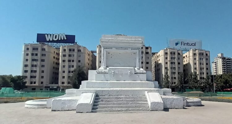 Plinto del Monumento a General Baquedano, EM