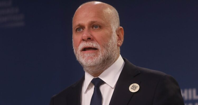 Informes, sumarios e ir al CDE: las medidas del gobierno ante escándalo de licencias de funcionarios