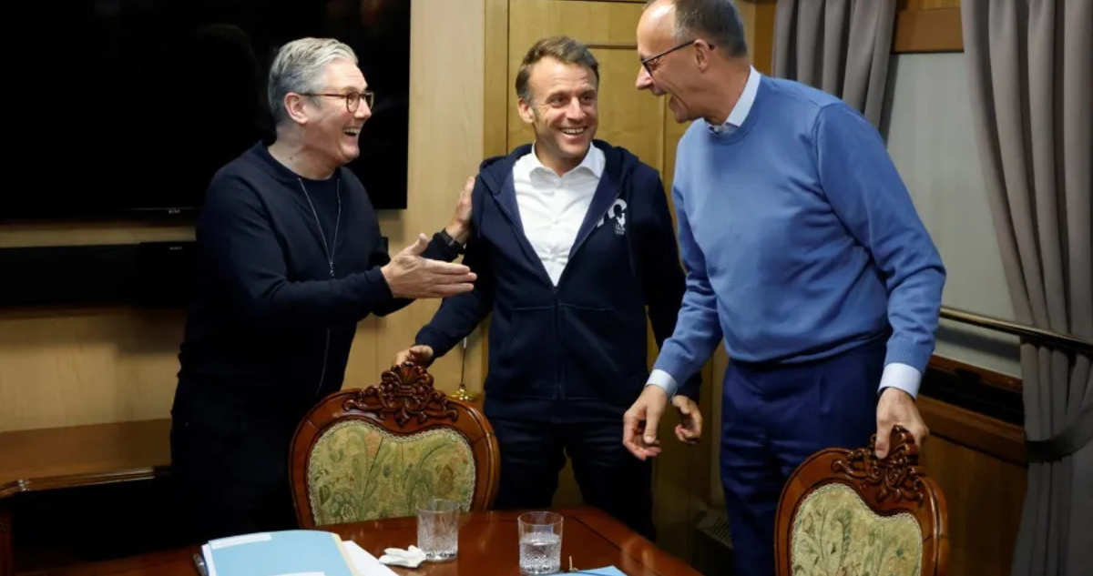 el primer ministro británico, Keir Starmer, el presidente de Francia, Emmanuel Macron, y el canciller alemán, Friedrich Merz