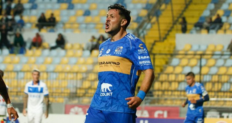 Everton venció a la UC en la Copa Chile y hunde más Tiago Nunes