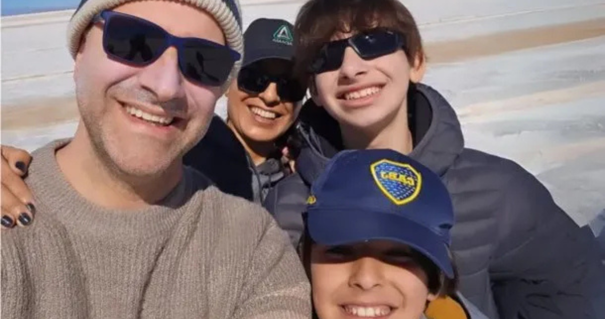  Laura Fernanda Leguizamón y Bernardo Adrián Seltzer junto a sus hijos 