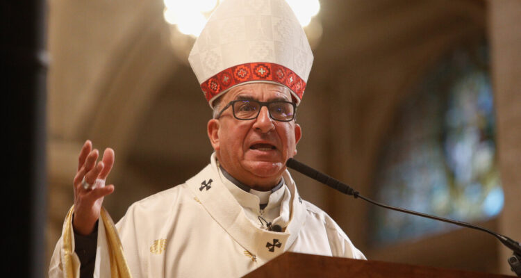 Chomali insiste en postura sobre proyecto de aborto y dice que evidencia el “fracaso de la sociedad”