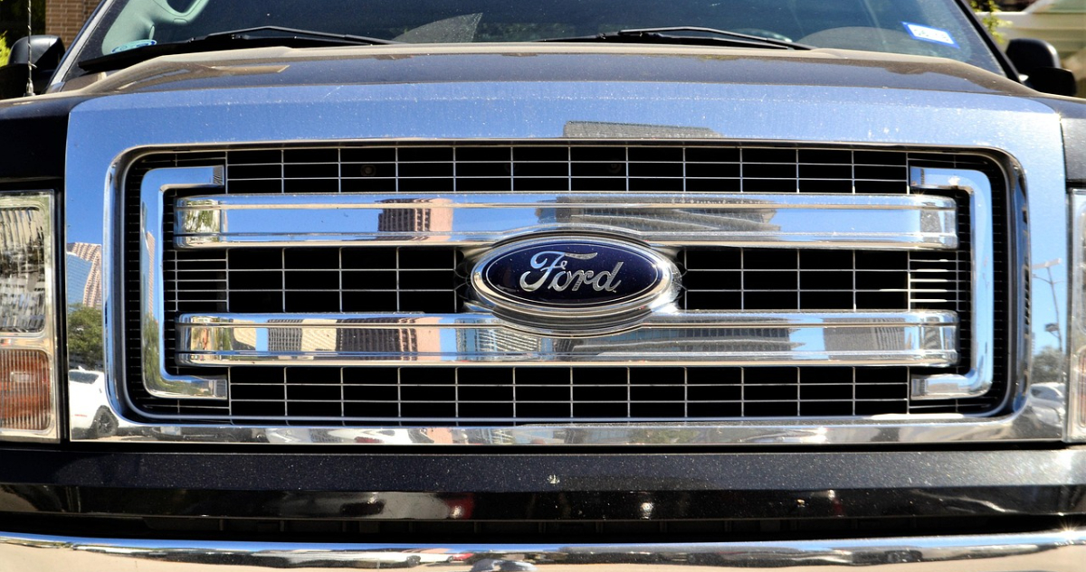Los beneficios de Ford se desploman y empresa admite golpe por los aranceles de Trump