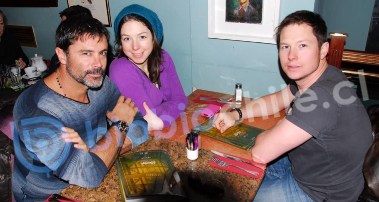 Felipe Camiroaga junto a sus hermanos Paola y Daniel Bontempi en imagenes inéditas cedidas a BioBioChile