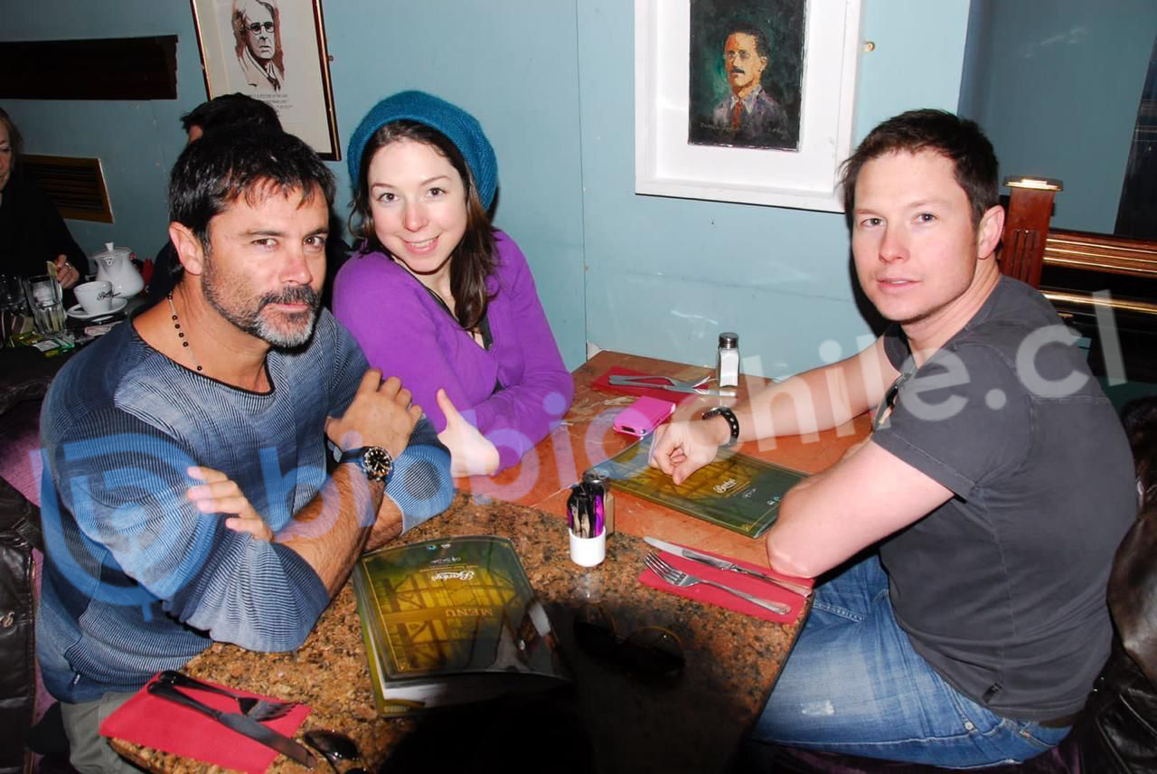 Felipe Camiroaga junto a sus hermanos Paola y Daniel Bontempi en imagenes inéditas cedidas a BioBioChile