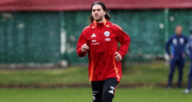 Francisco Sierralta jugará en el fútbol francés.