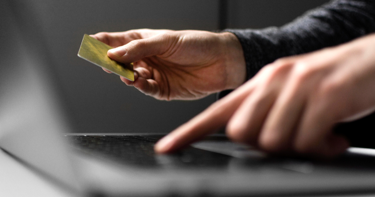 Hombre acusa que sujeto vulneró sus datos y le robó mas de $1 millón tras pedir crédito por internet