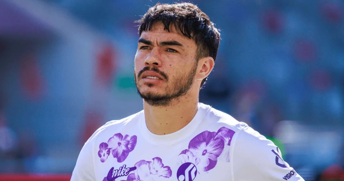 En Francia estallan tras la abrupta salida ’gratis’ de Gabriel Suazo desde Toulouse: “Da vergüenza”.