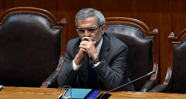 Gobierno retira suma urgencia al proyecto de ley de las RUF: Cordero pidió disculpas en la sala