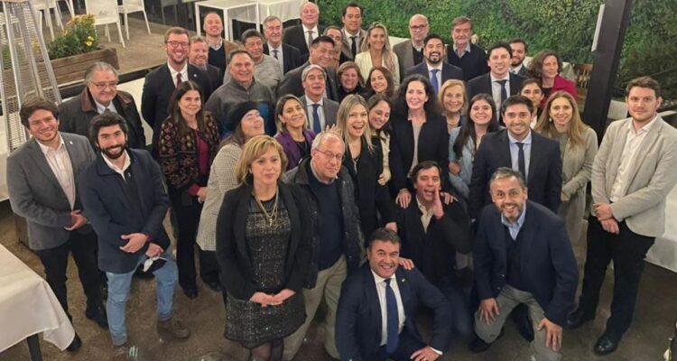 Grupo Interparlamentario Chileno-Israelí cuestiona retiro de agregados militares de Tel Aviv