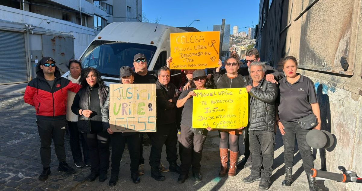 Guardias protestan por colega fallecido en Valparaíso: camioneta lo atropelló y abandonó en la calle