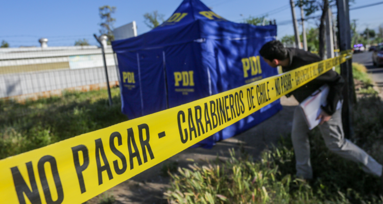 Hallan feto de 10 semanas de gestación en plena vía pública en Los Ángeles