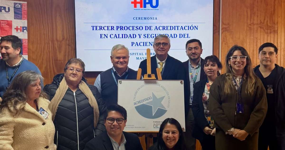 Funcionarios del Hospital de Purranque tras acreditación