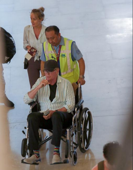 David Hasselhoff captado en Aeropuerto de México