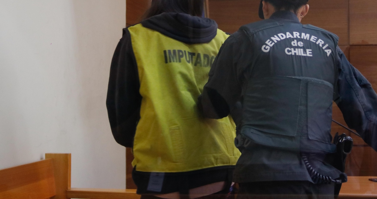 Imputada de abandonar a hija en plaza de Puerto Montt tras asistir a fiesta
