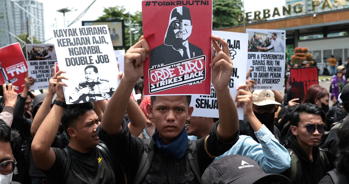 Adolescentes indisciplinados en Indonesia