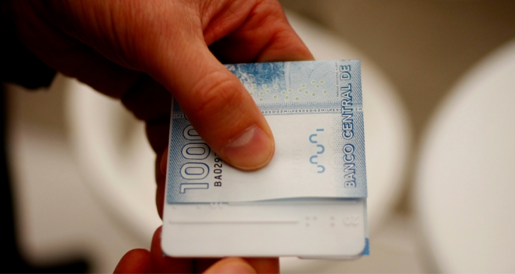 La paradoja de subir el ingreso mínimo