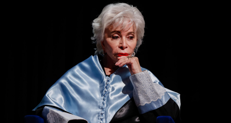 Isabel Allende en referencia a porqué empieza a escribir sus libros el 8 de enero