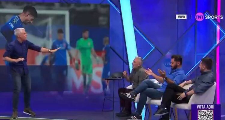 Johnny Herrera desata pelea al aire en TNT Sports: se cruzó con De Tezanos y Fouillioux, Olmos lo defendió