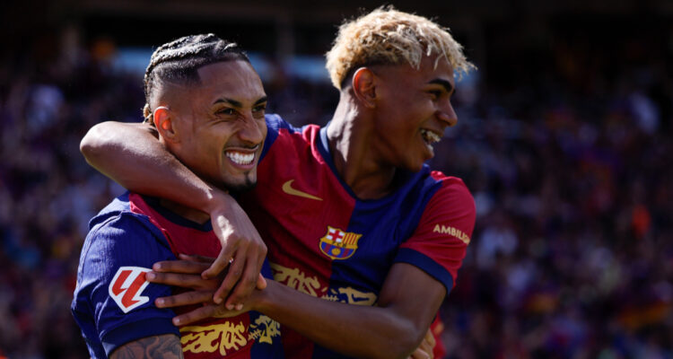 Jugadores del Barcelona celebran la remontada ante el Real Madrid en el Clásico de LaLiga
