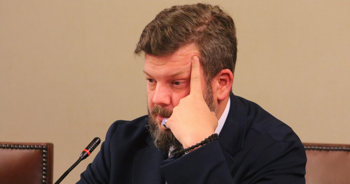 Kaiser descarta bajar candidatura pese a baja en sondeos: derecha desdramatiza dispersión