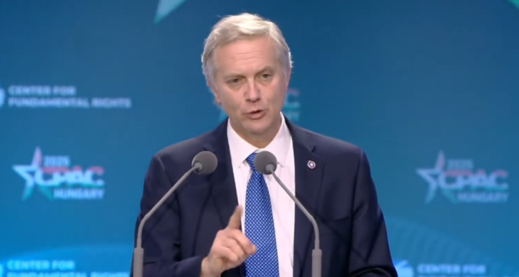 Kast promete tolerancia cero a inmigración ilegal y el “plan más ambicioso de fomento a la natalidad”