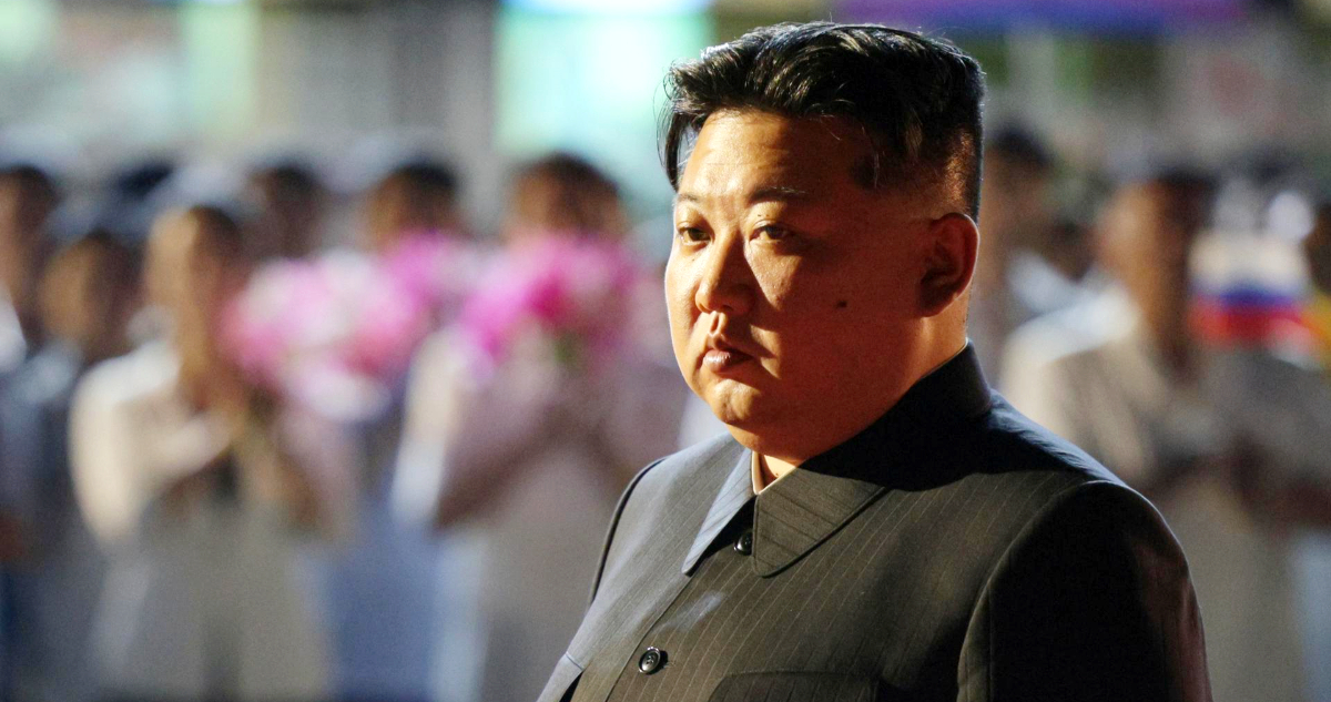 Kim Jong-un supervisa personalmente simulacro de contraataque nuclear con lanzamiento de un misil