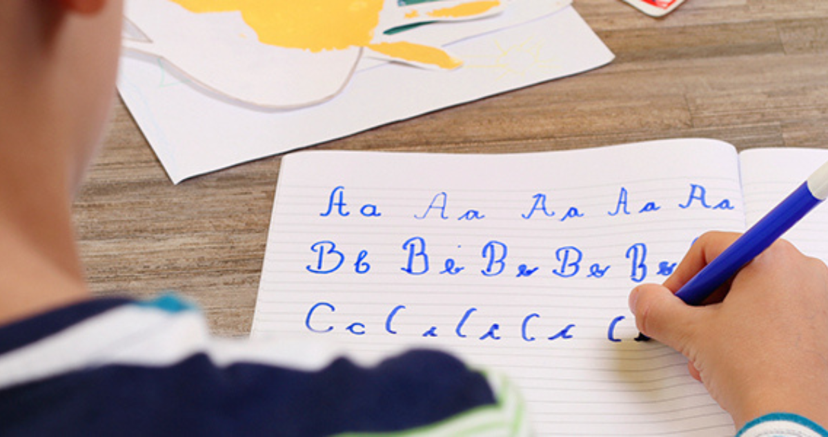 ¿Te cuesta aprender? Entonces deberías dejar de teclear y comenzar a escribir a mano, explica experto