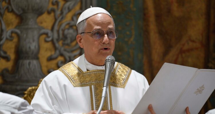 León XIV lamenta que en muchos contextos la fe se vea absurda o para poco inteligentes