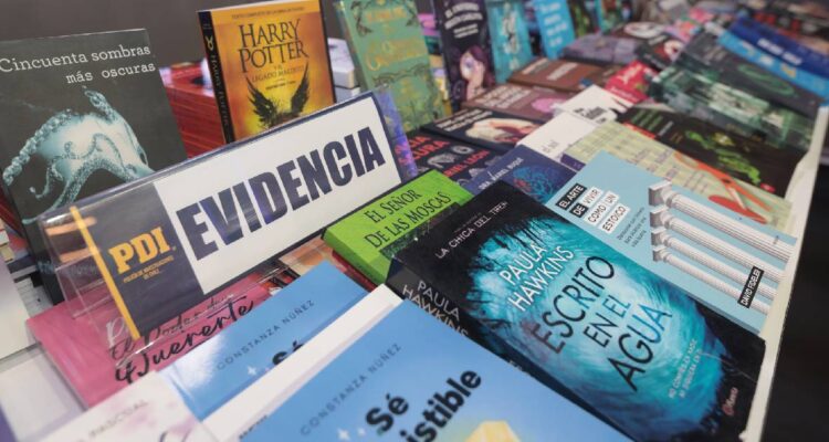 Incautan 150 mil libros falsificados en San Diego: avalúo supera los $6.000 millones